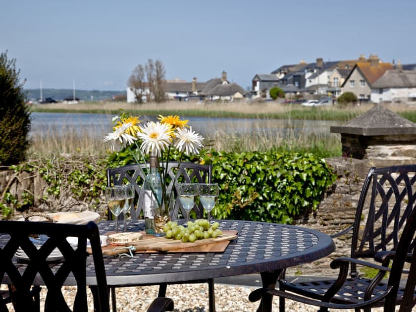Waterfront Cottage, eingebettet am Meer in South Devon, Großbritannien,