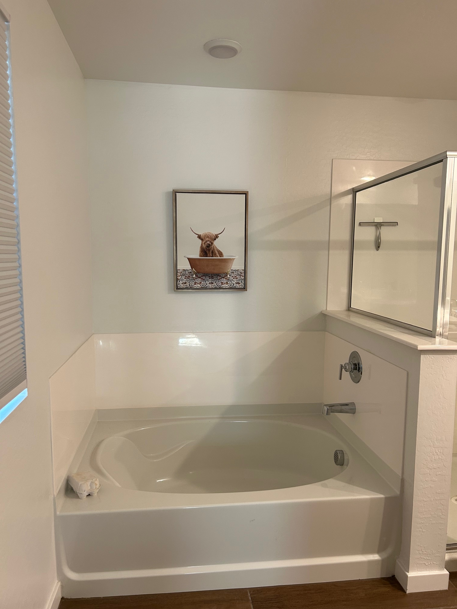 Baño principal con bañera