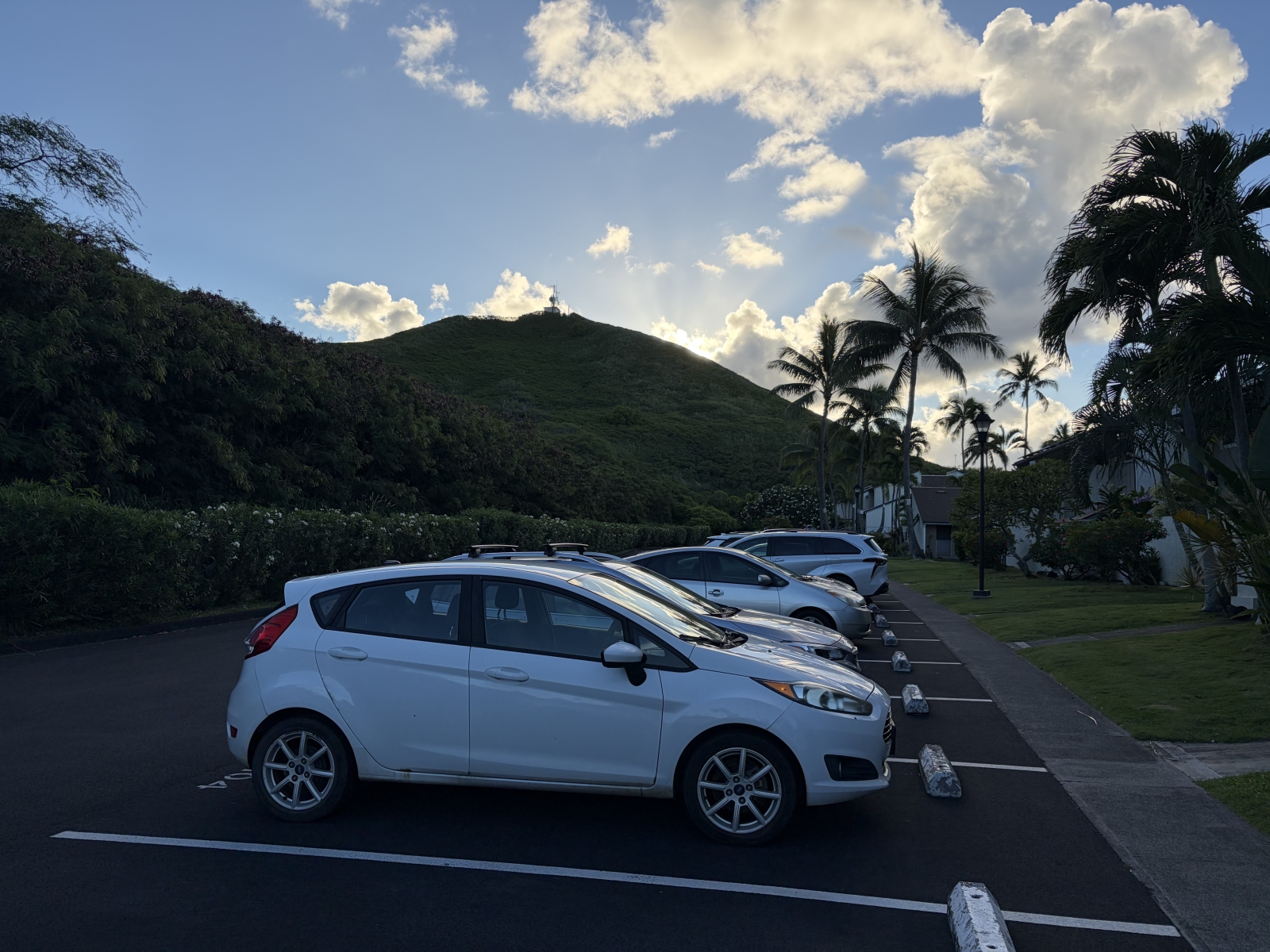 Island Time:  Oahu, Hawaii.  Relaxing home conveniently located for all your island adventures.