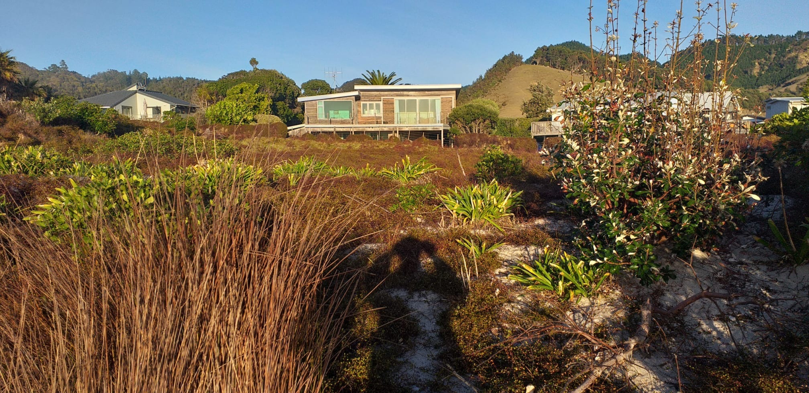 Well equipped holiday home with amazing privacy and seaviews.