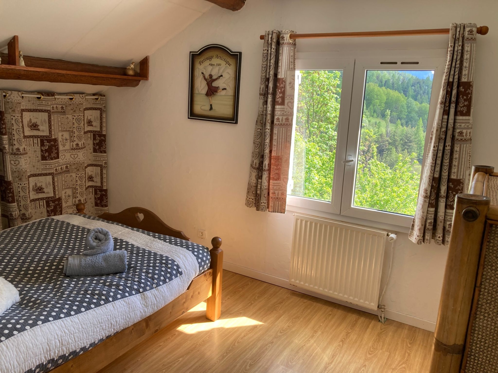 Sunny family chalet at the gateway to the Mercantour National Park