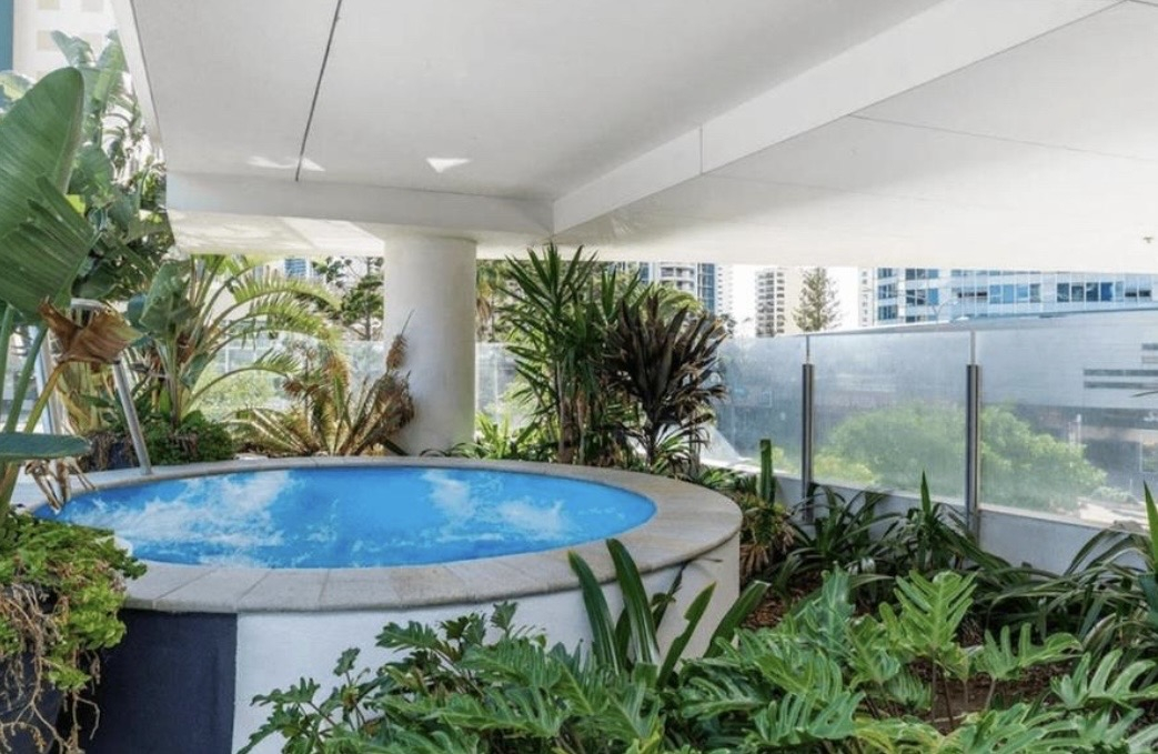 Sunny Gold Coast, (Surfers Paradise) Retreat
