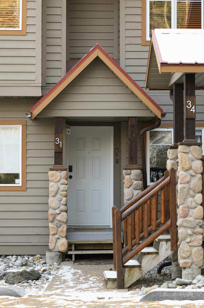 Cozy Mountain Retreat | | Ski, Golf, Bike, Hike & Explore