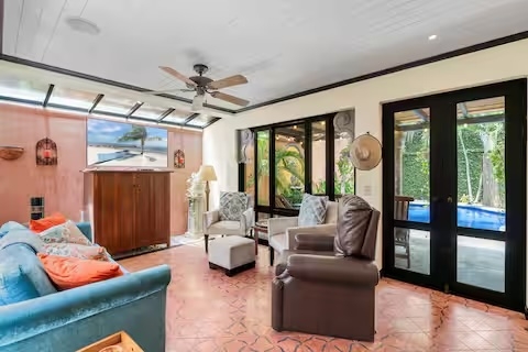 Villa méditerranéenne avec piscine privée à quelques pas de la plage