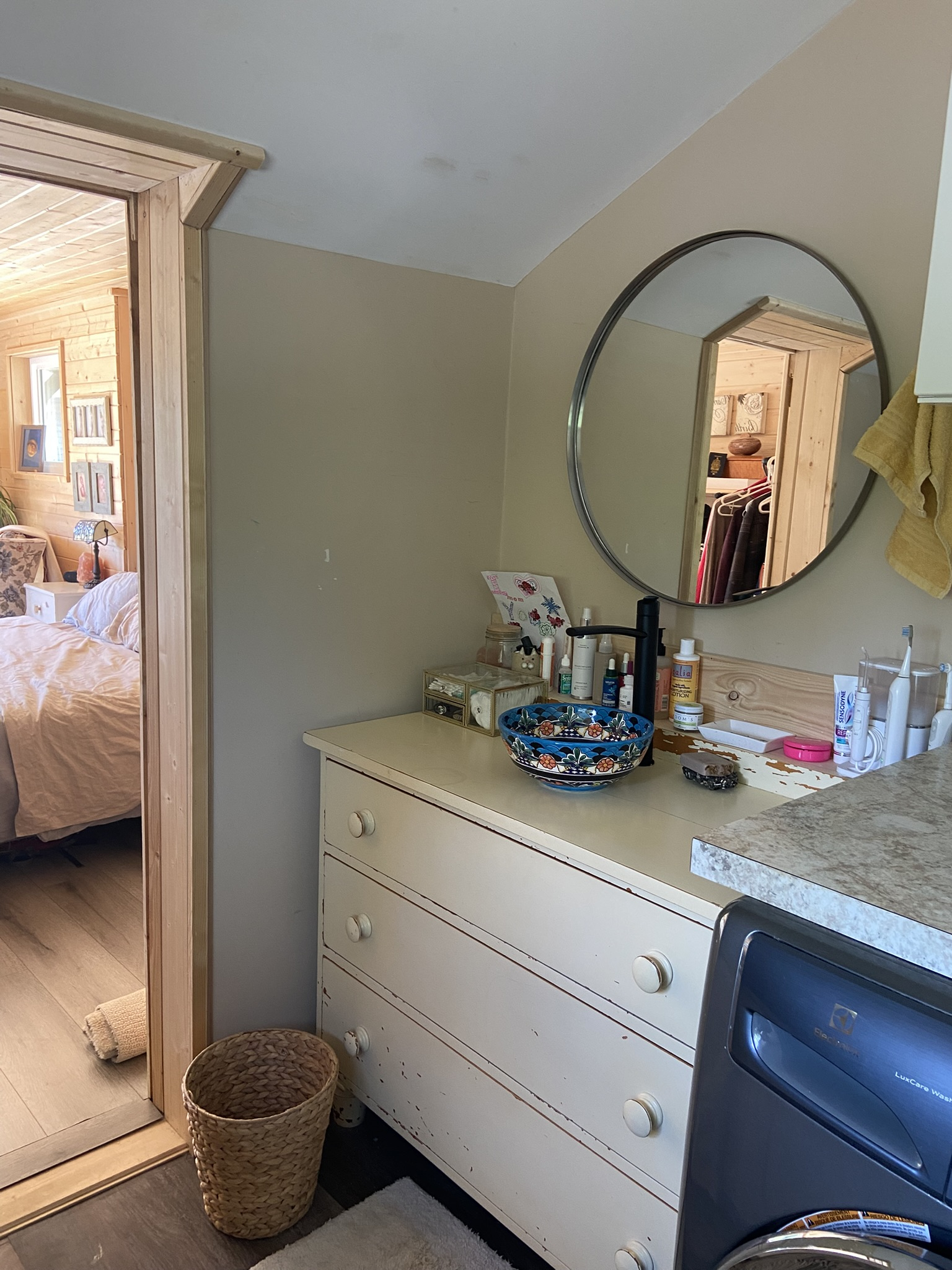 Washing up area off master bedroom
