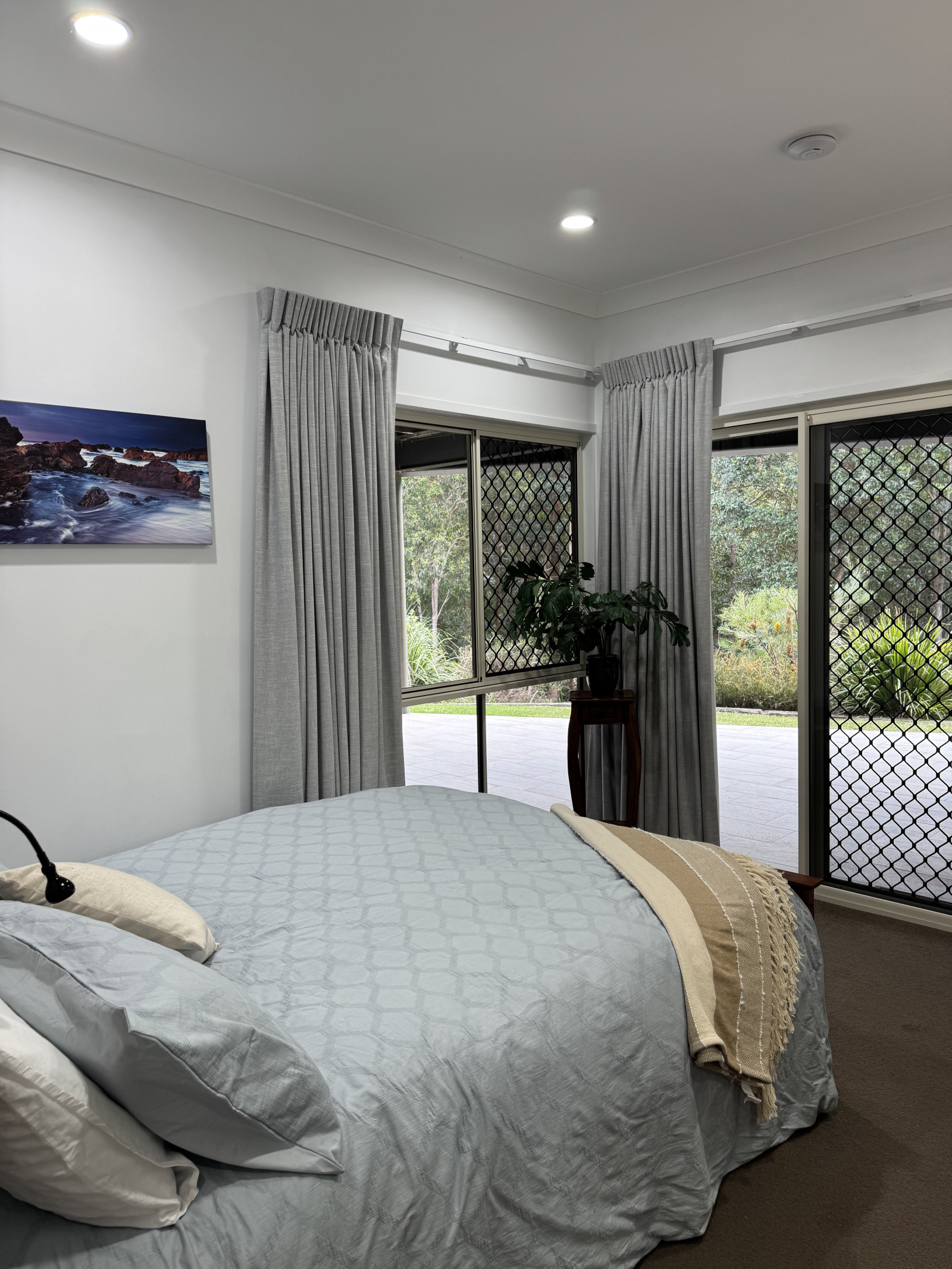 Gästezimmer #1 mit Queensize-Bett.