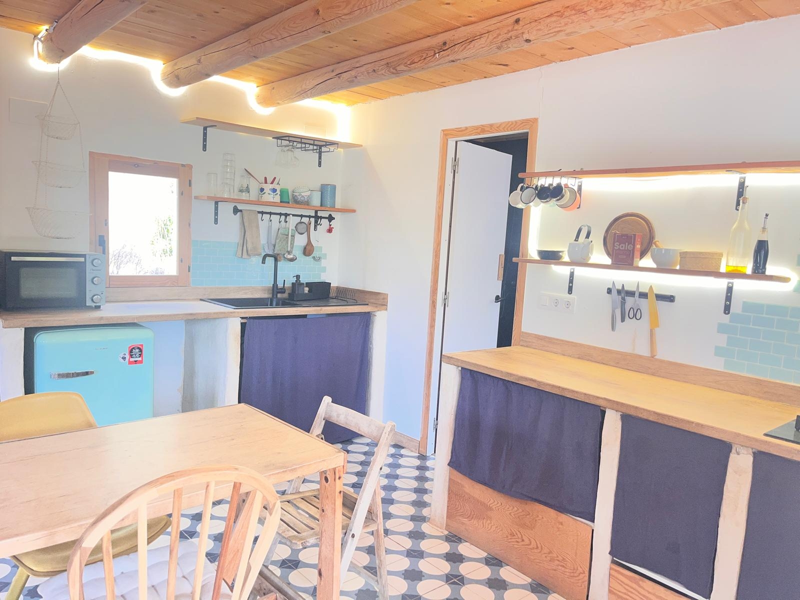 Kleines Off-Grid-Haus in El Matarraña im Austausch für eine Wohnung in Barcelona