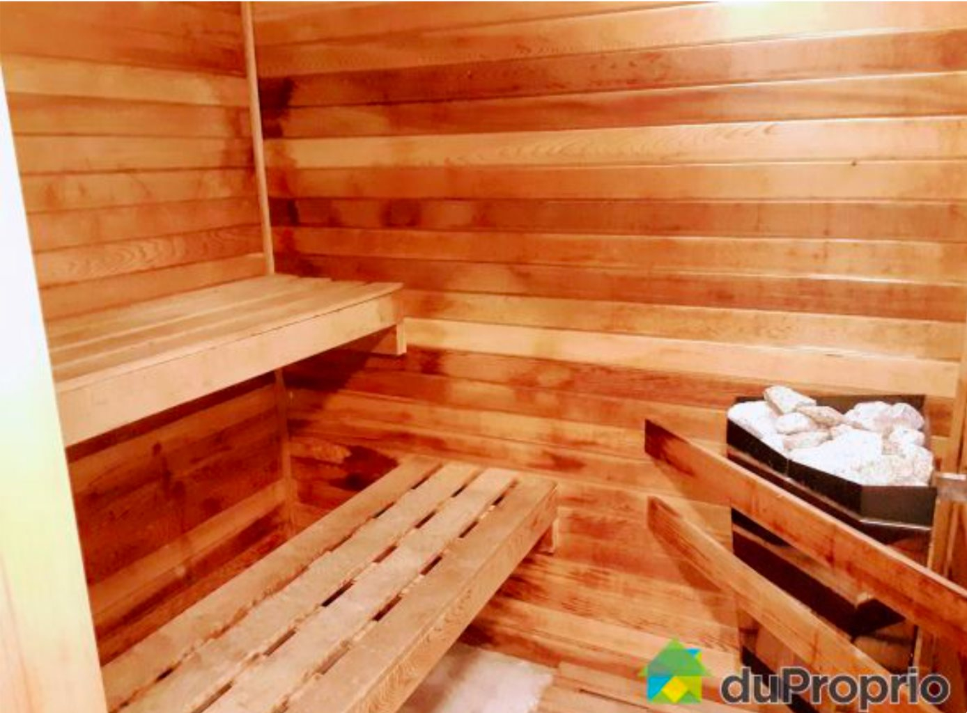 Charming Gatineau Condo Right Next to Nature AND the Action