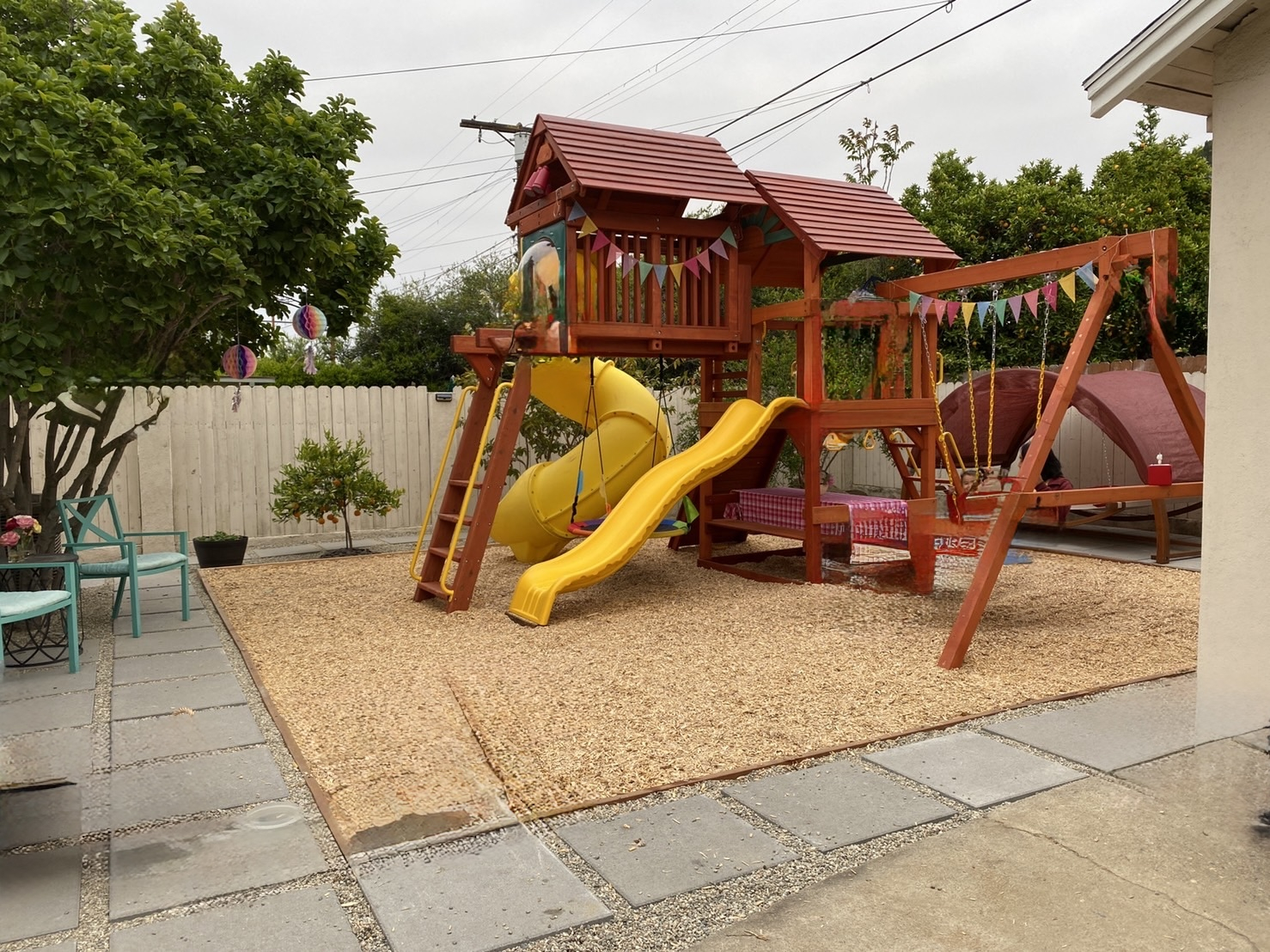 Spielplatz im Hinterhof.