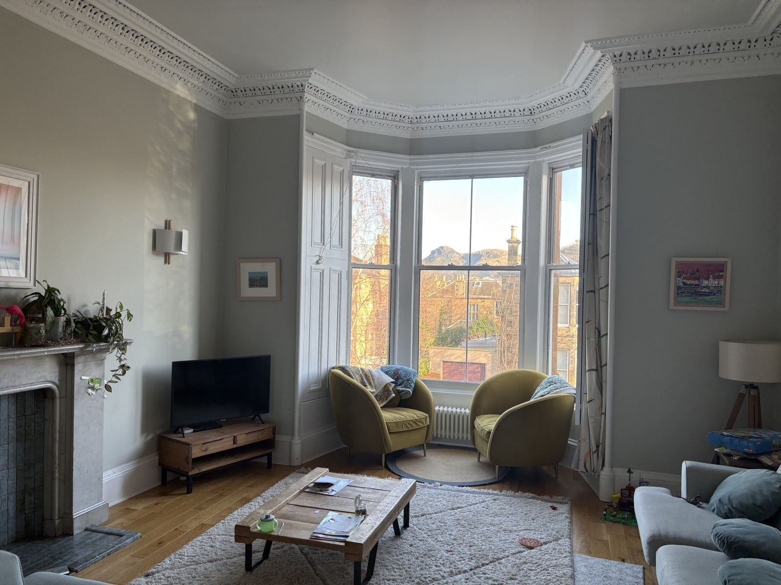 Soggiorno con sole mattutino