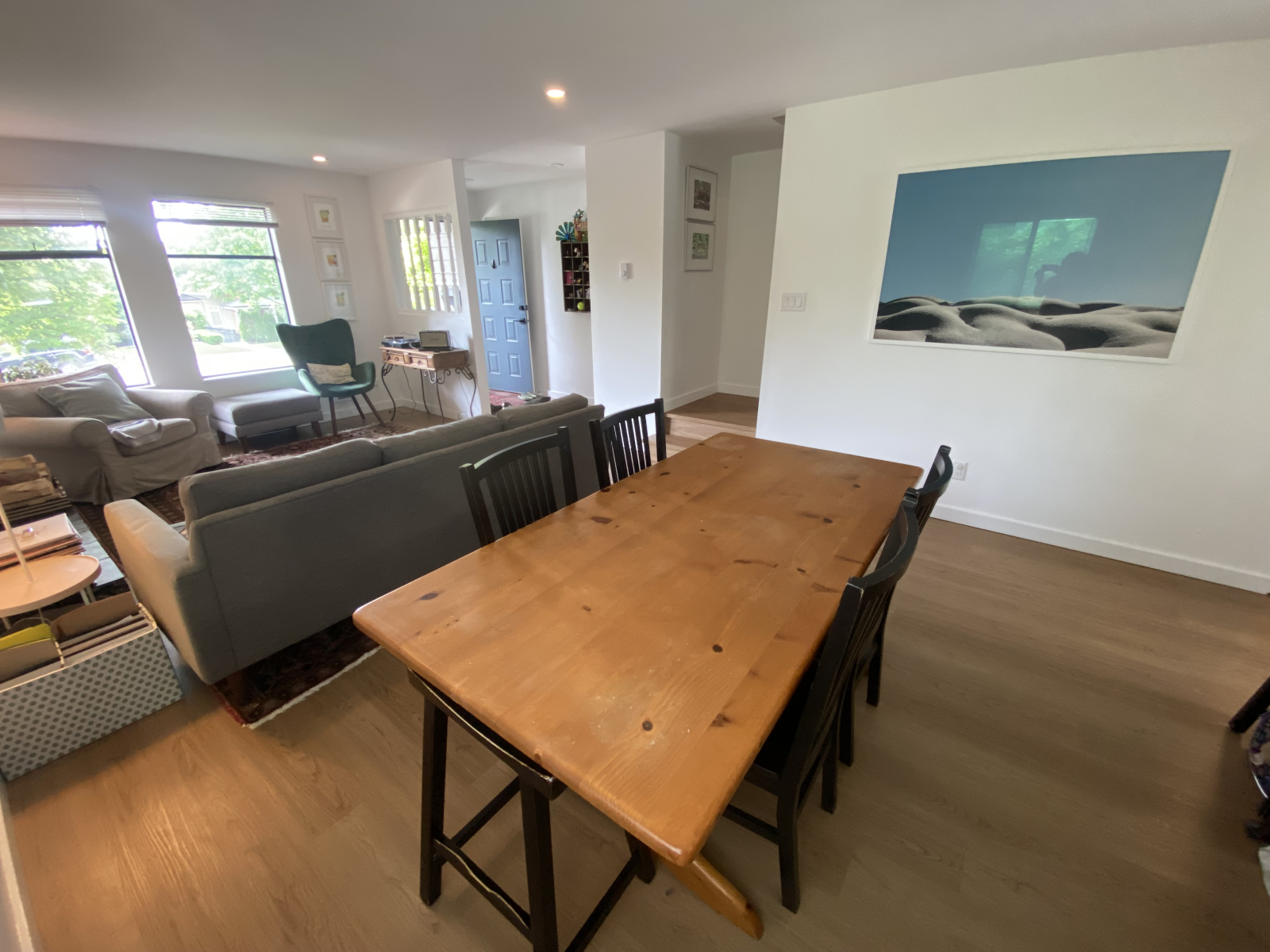 Comedor (hay 2 sillas adicionales disponibles)