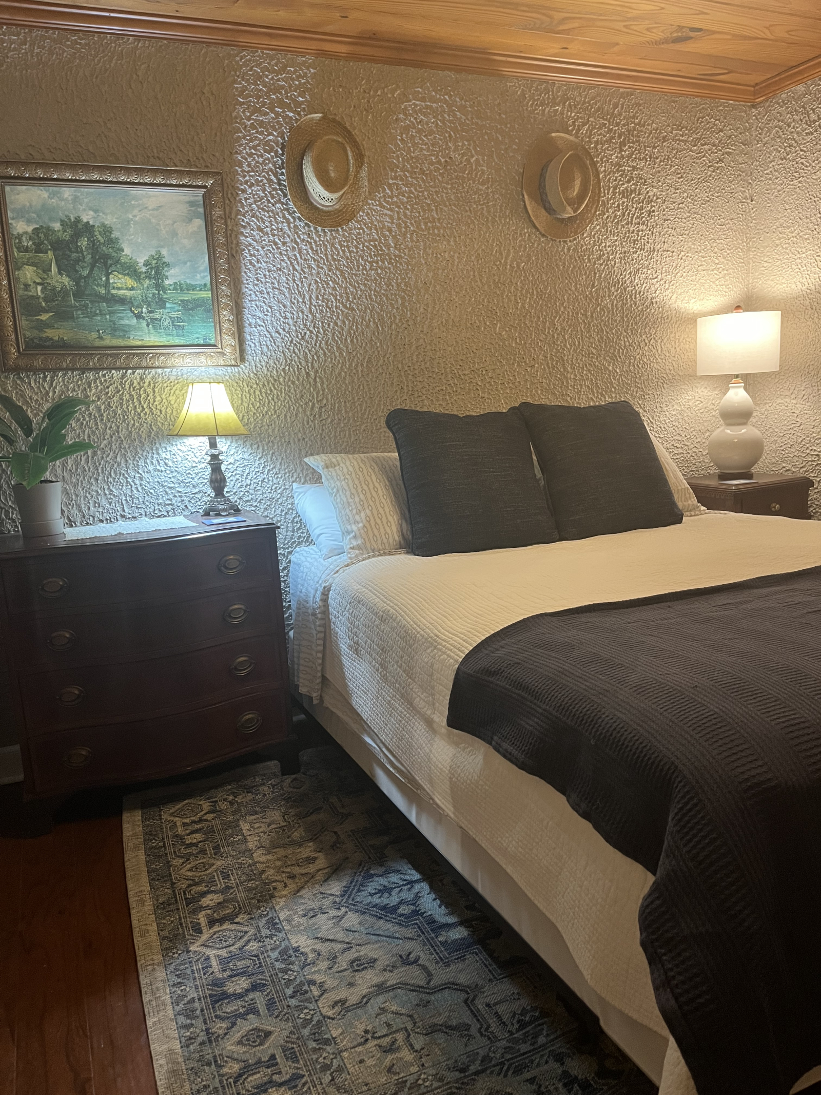 Cozy bedroom 3