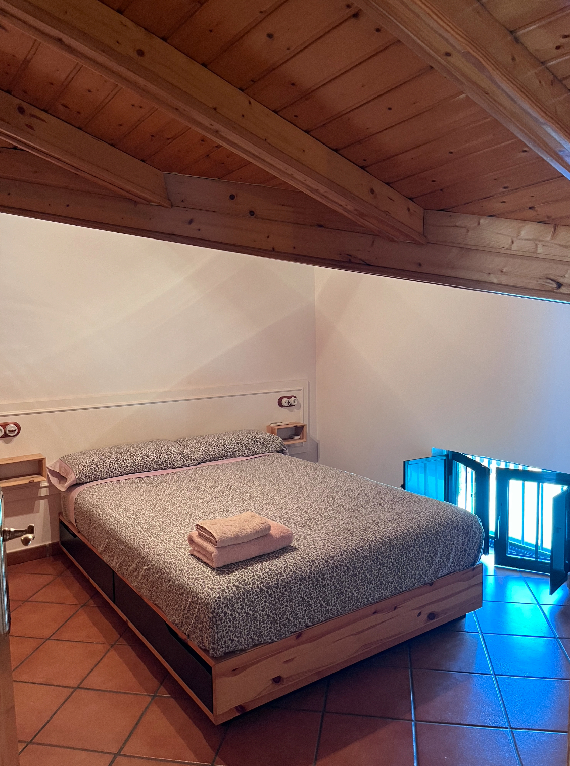 Charming British-Andalusian little Cottage in city centre close to amazing beaches