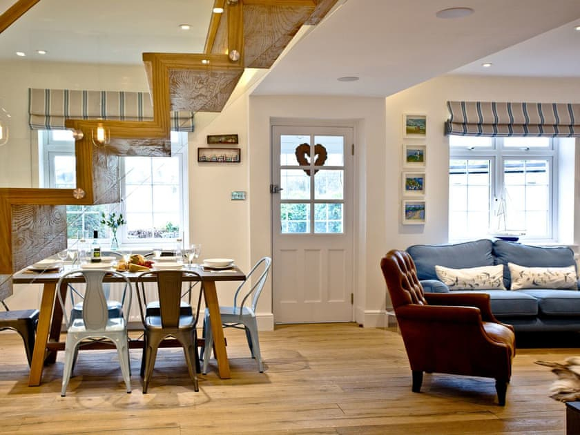Waterfront Cottage, eingebettet am Meer in South Devon, Großbritannien,