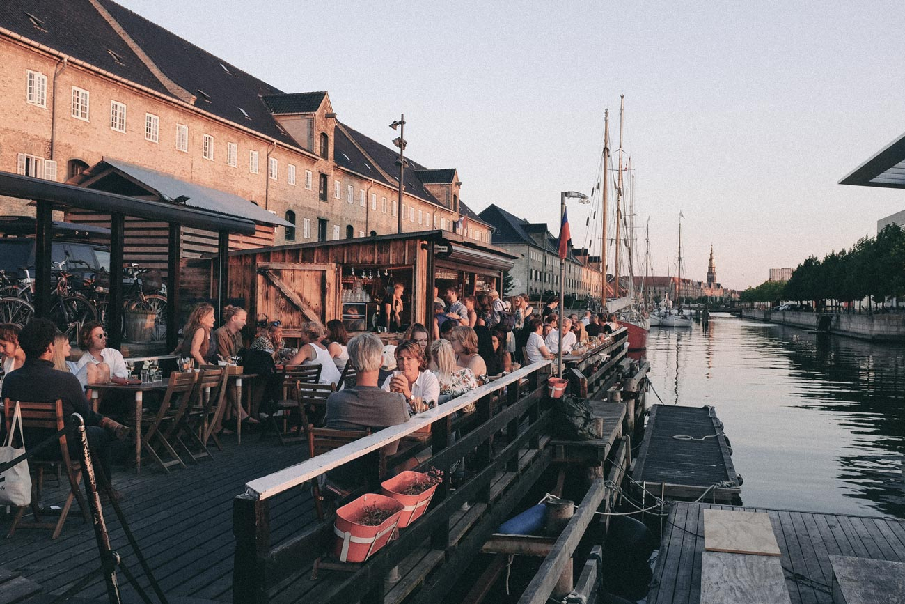 Kontiki Bar - one of the many cozy places to eat and drink in the neighborhood