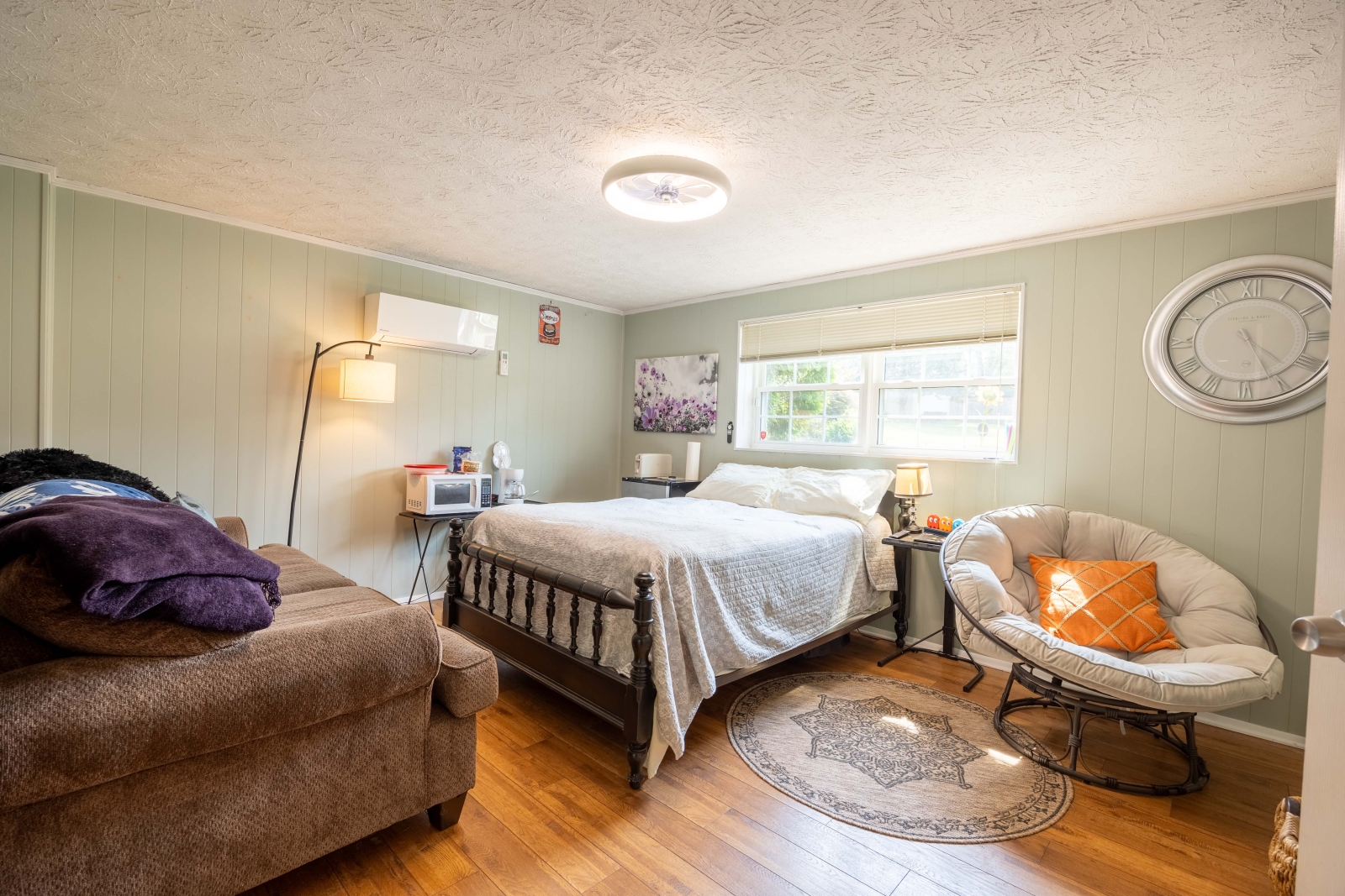 Best place in Knox! Pet and kid-friendly.
