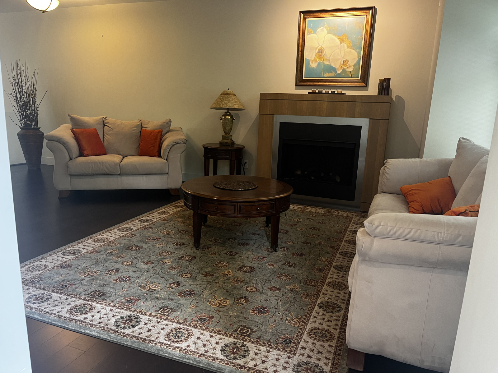 Vancouver Townhome cercado por oceano, floresta e montanhas