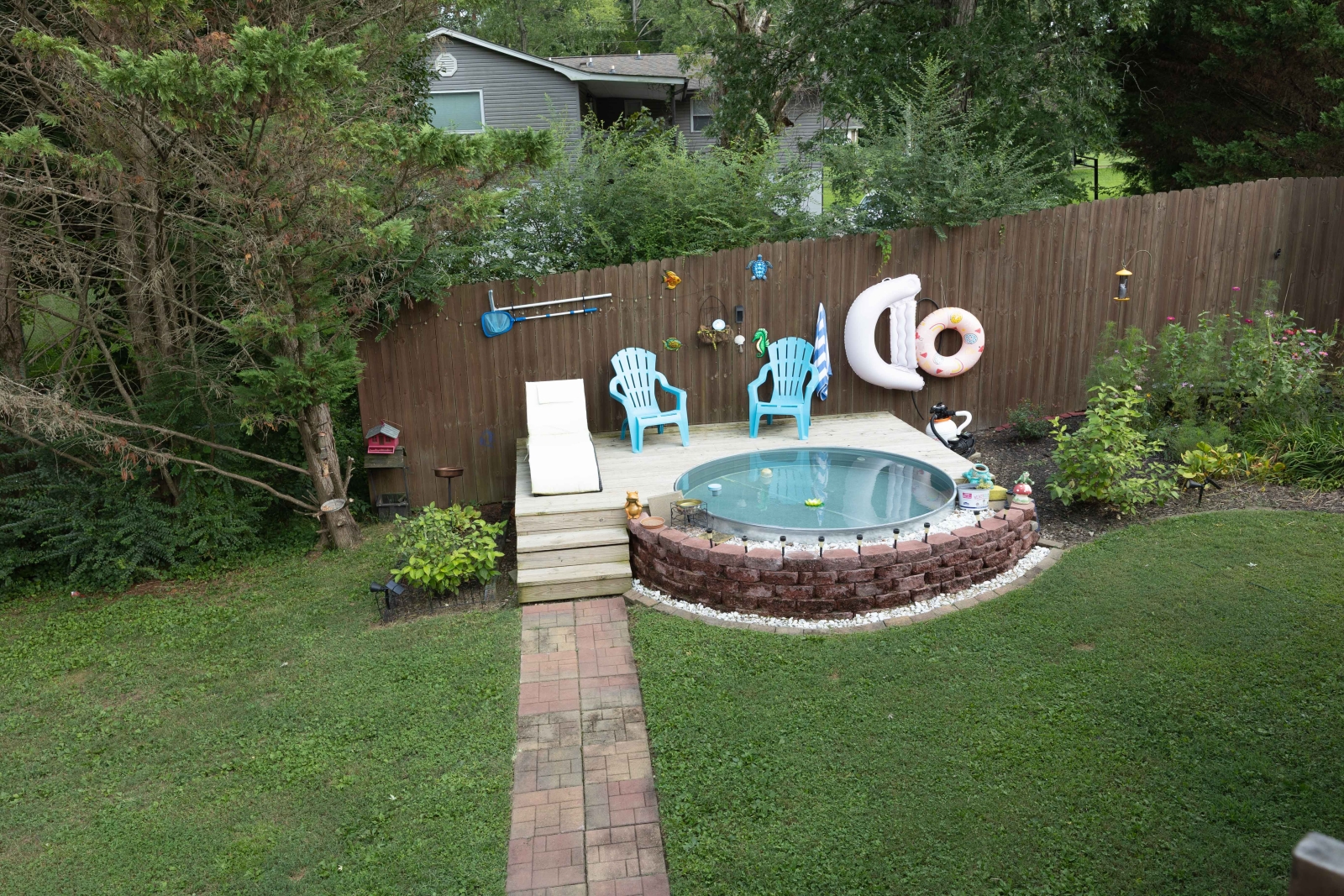 Best place in Knox! Pet and kid-friendly.