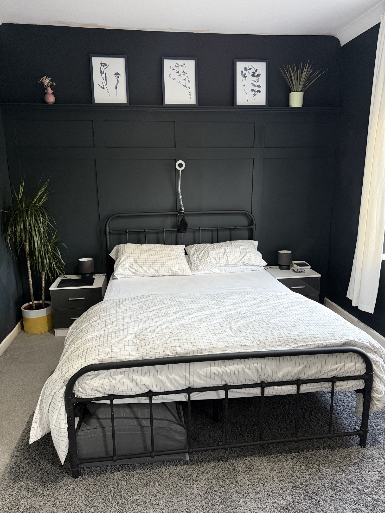 Dormitorio principal. En la parte delantera de la casa con vistas al espacio verde. 
El almacenamie ...