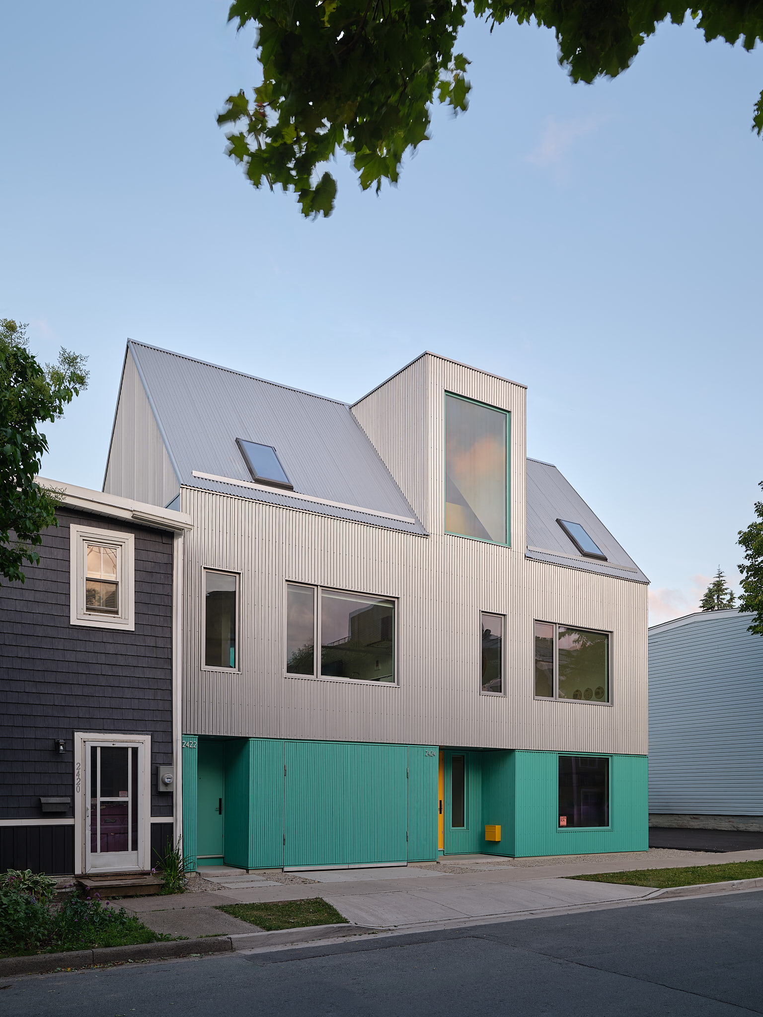Helles und geräumiges, vom Architekt entworfenes Haus im Zentrum von Halifax