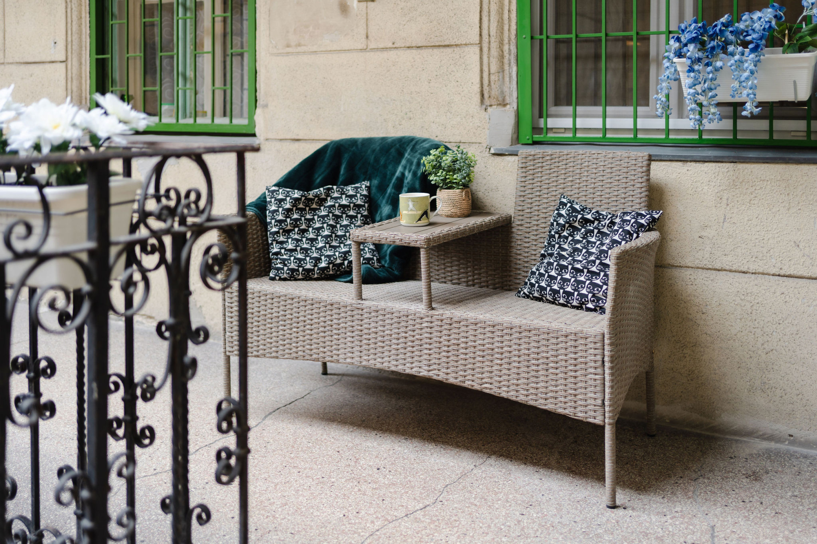 Downtown, Budapest - Centrally located with everything you want in Walking Distance!