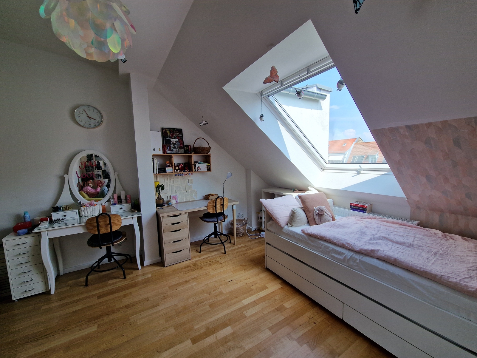 Groot en comfortabel dakterrasappartement in een veilige en levendige wijk van Berlijn