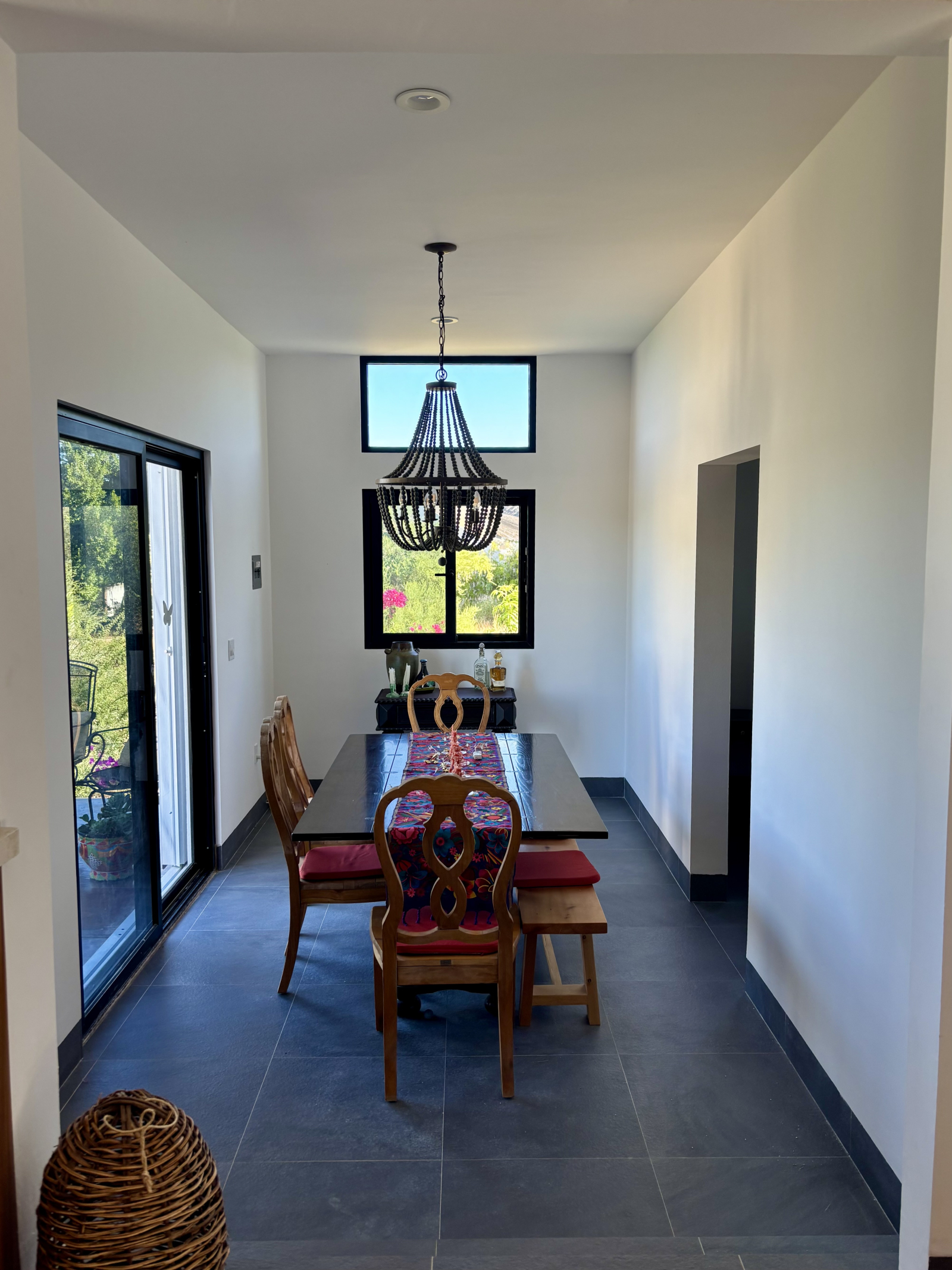 Indoor dining area, seats 6-8