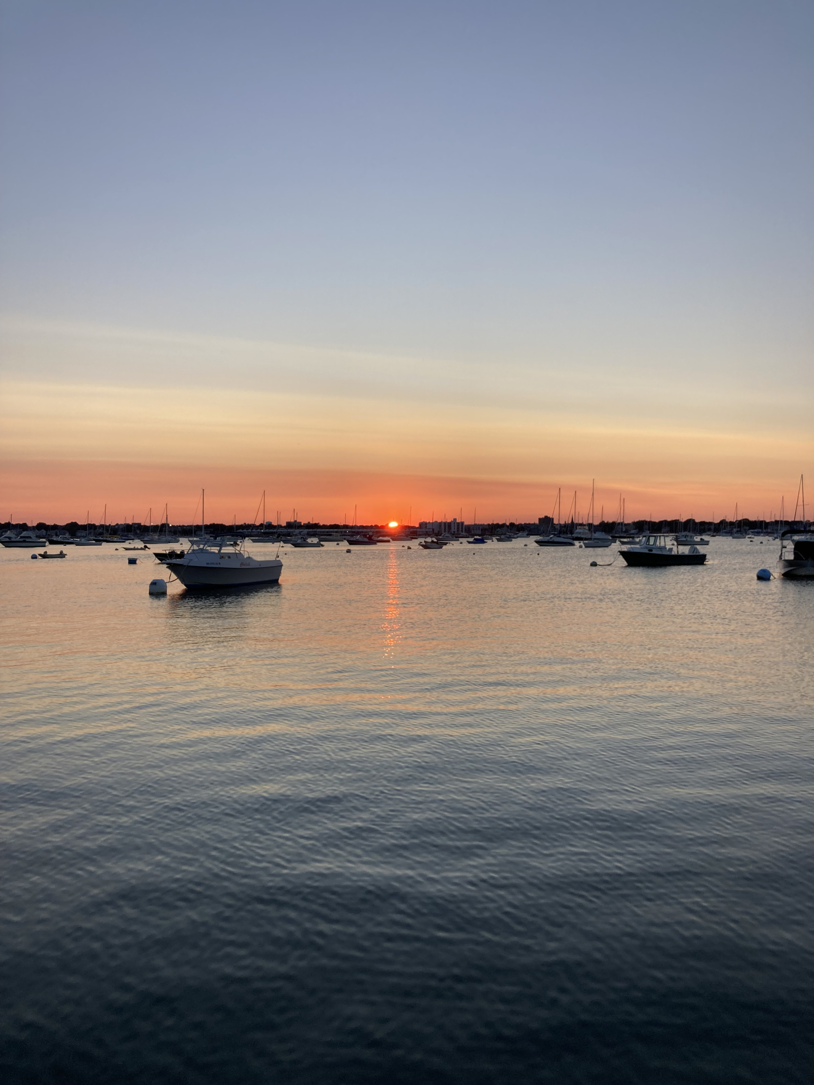 ¡Grandes puestas de sol en la playa local!
