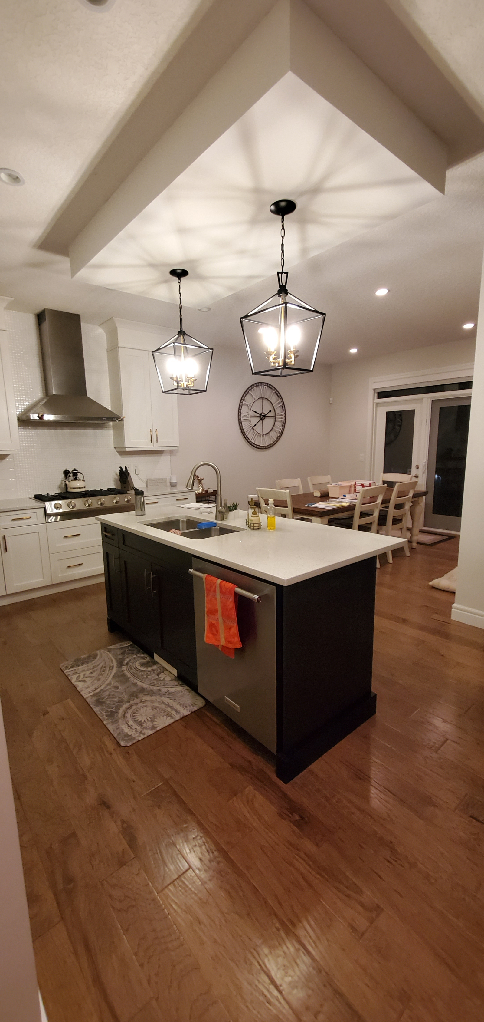 Bright Calgary Family Home Your Winter Base pour Banff et les Rocheuses (Aventure dans les sports d’hiver)