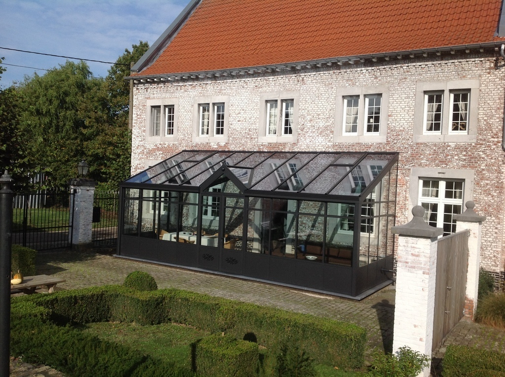 Vicaria histórica em ambiente rural próximo a Sint Truiden, Bélgica