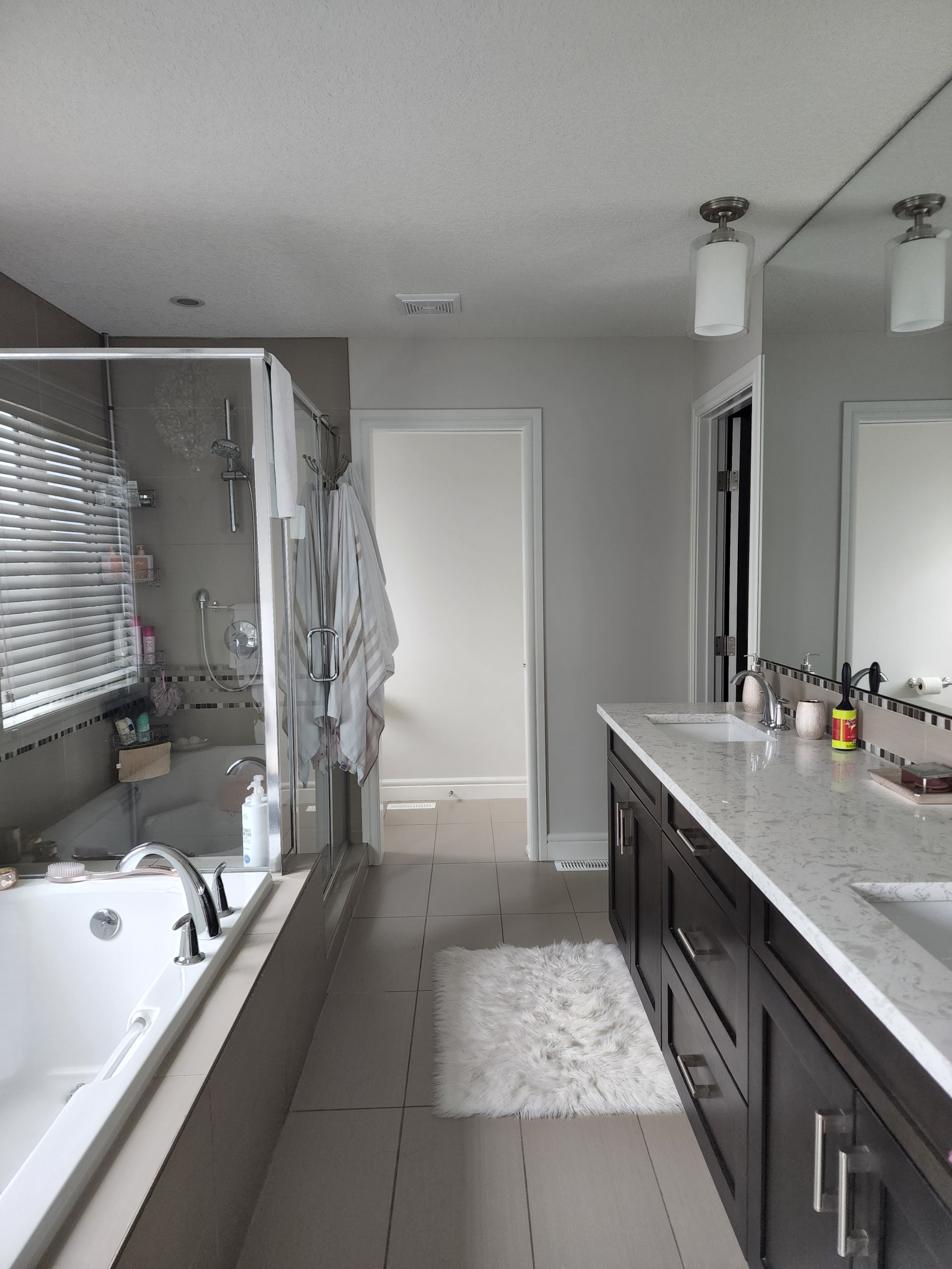 Bright Calgary Family Home Your Winter Base pour Banff et les Rocheuses (Aventure dans les sports d’hiver)