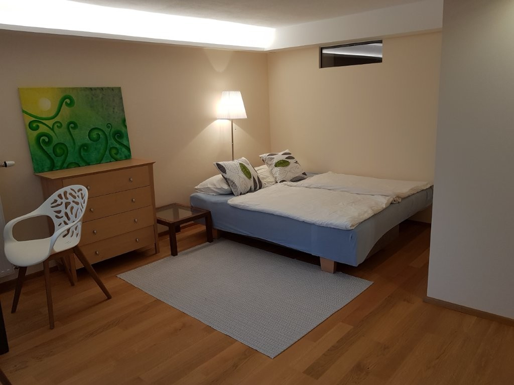 Appartamento nel seminterrato con bagno privato