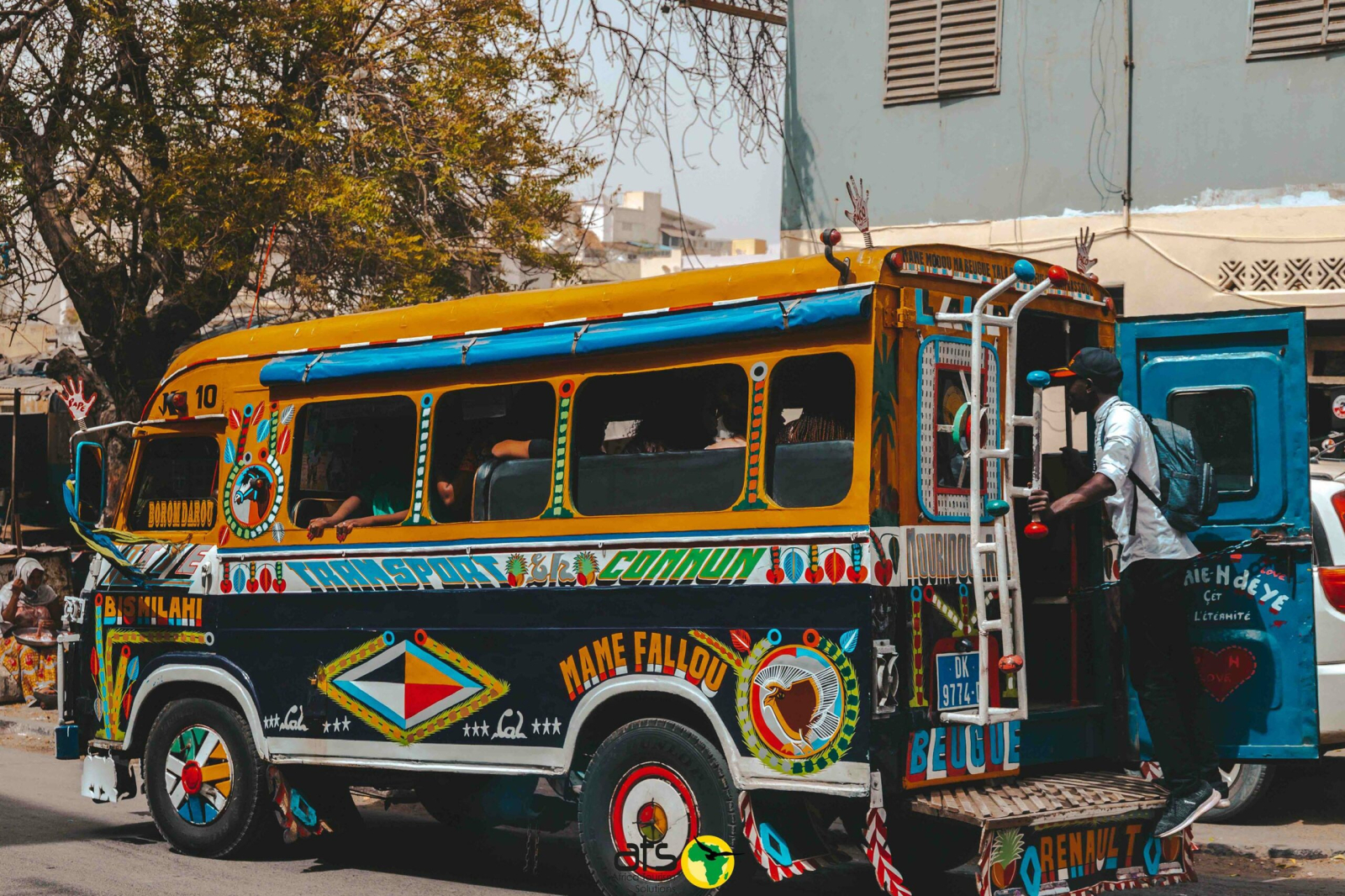 Carro rápido! Transporte local em Dakar:)