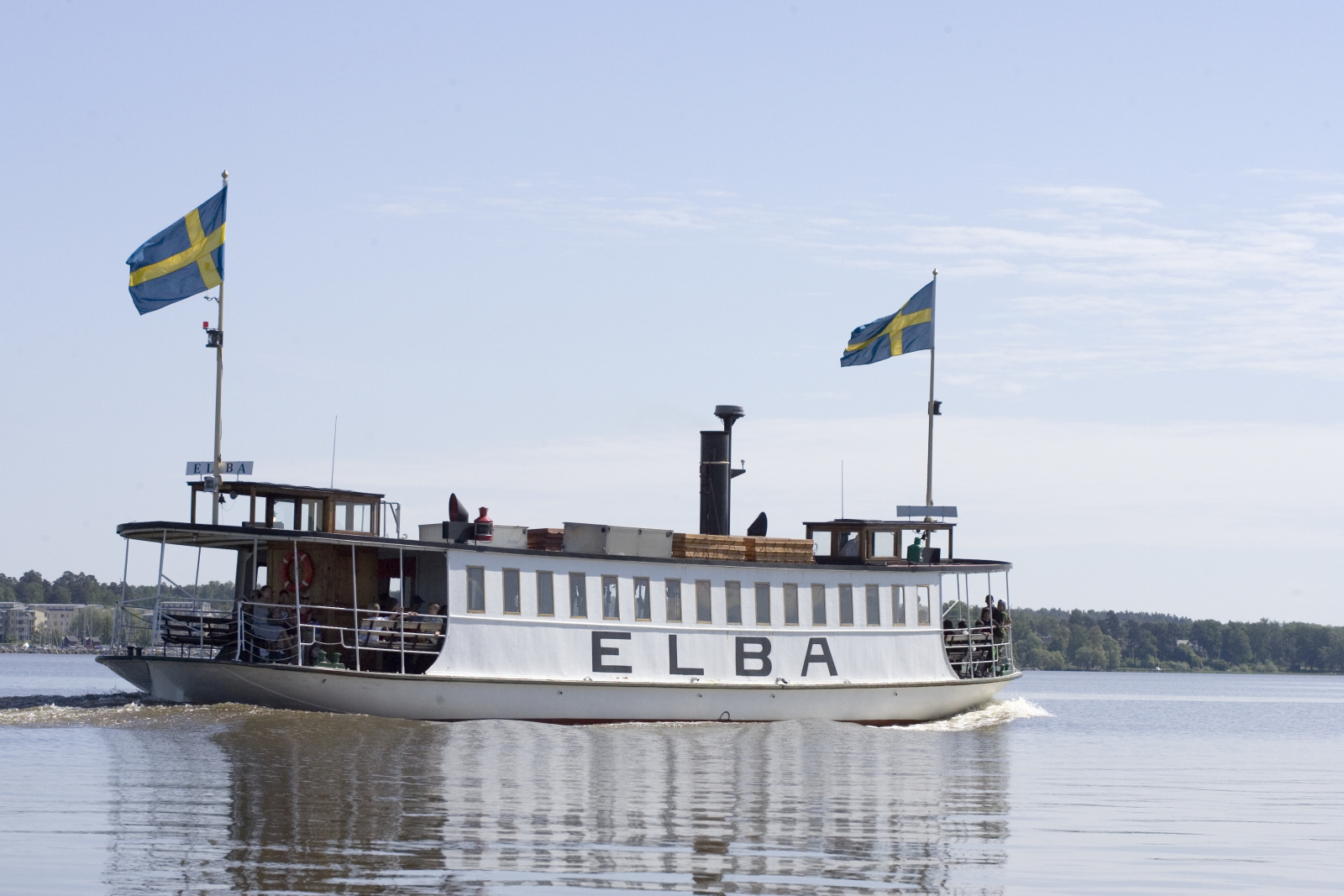 Die ELBA-Fähre bringt Sie zur Insel Östra Holmen und zu einigen anderen Orten. Mehr Infos: https://www.rederimalarstaden.se/elbafarjan