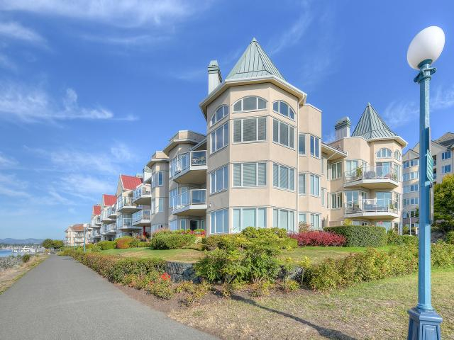 Waterfront condo aan de Inner Harbour van Victoria
