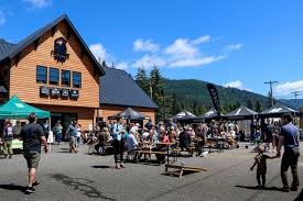 Laconia Market & Deli situé @ Ouest (1/2 à l’ouest de notre maison)