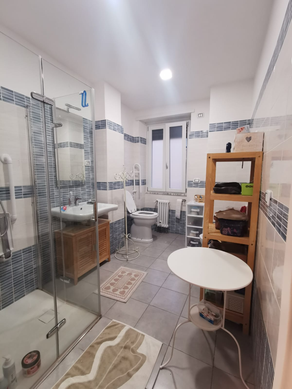 Viva Como um Morador, Explore Como Profissional: Apartamento Reformado na Metro A