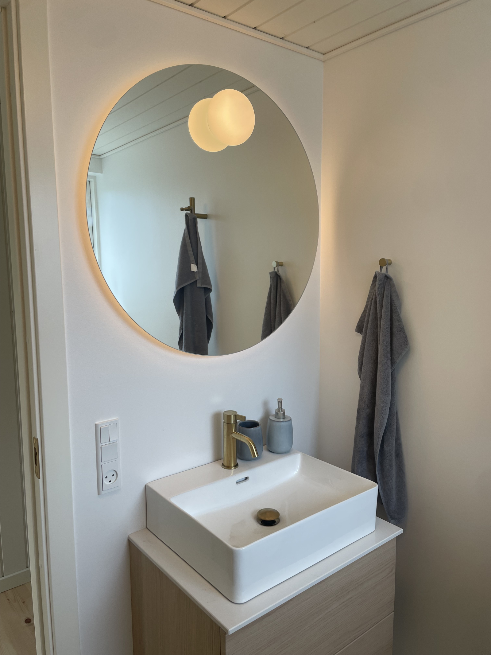 Baño conectado con el dormitorio 01