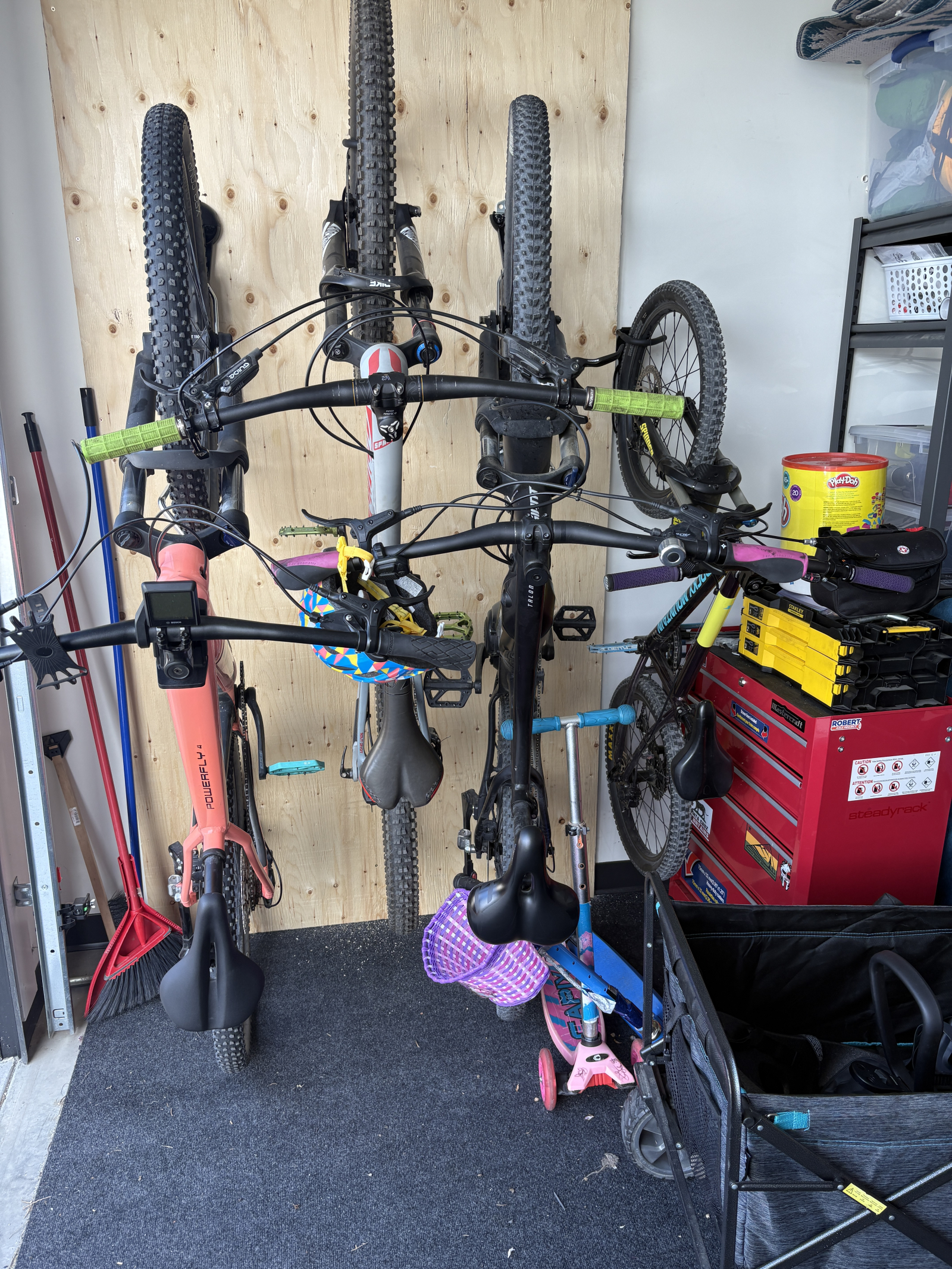 Auswahl an Fahrrädern zum Ausleihen (auch E-Bikes!)