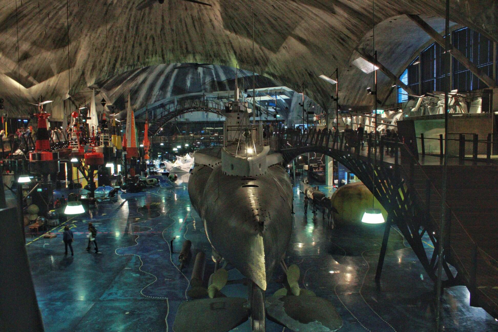 Wasserflugzeug-Hafenmuseum mit einem echten U-Boot + Zugang zu einem Kriegsschiff im Freien. 12 Minuten mit dem Taxi.