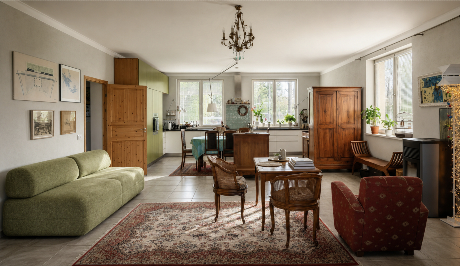 Uniquely located in a quiet neighborhood, yet close to the city center, this spacious shared house features a large yard, tranquil greenery at your doorstep, and a stunning terrace lookout