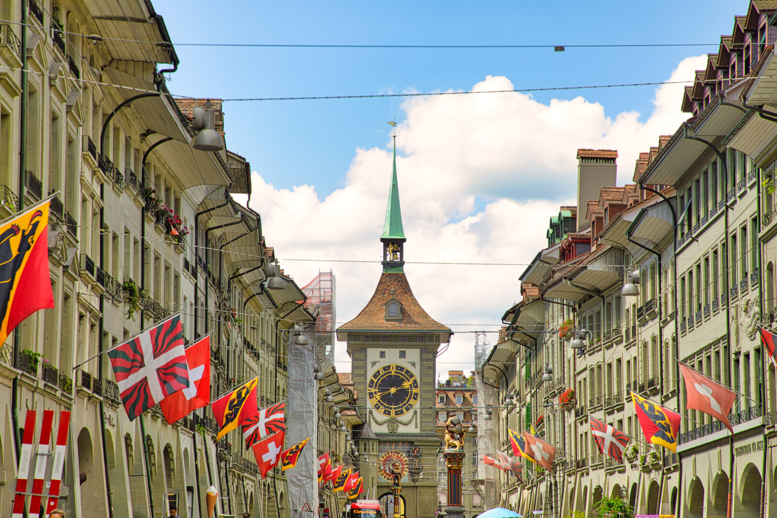 Bright and spacious apartment in beautiful Bern, close to nature and hiking trails
