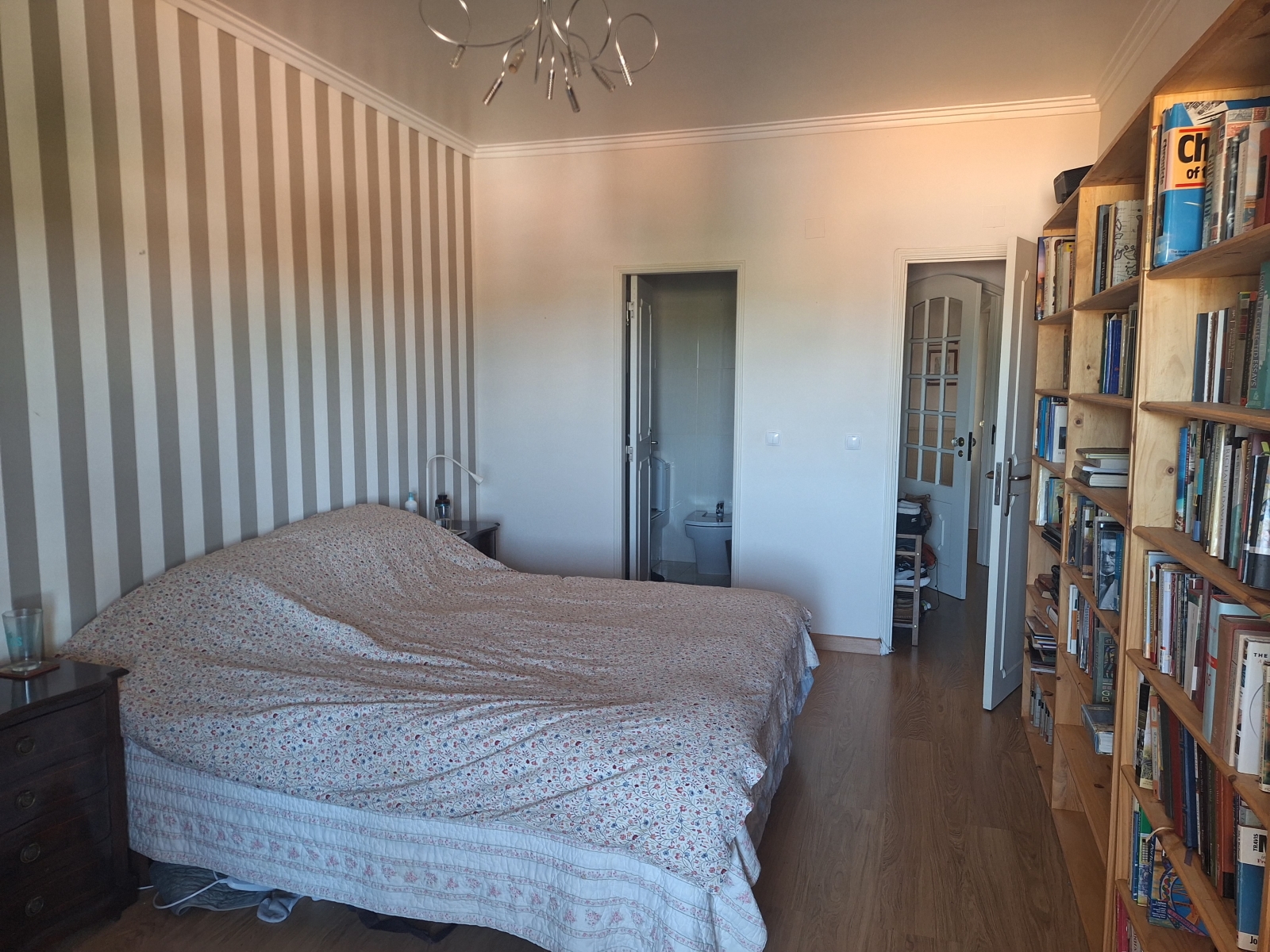 Apartamento de 3 quartos, 5m de carro da praia e 7m de carro até o centro