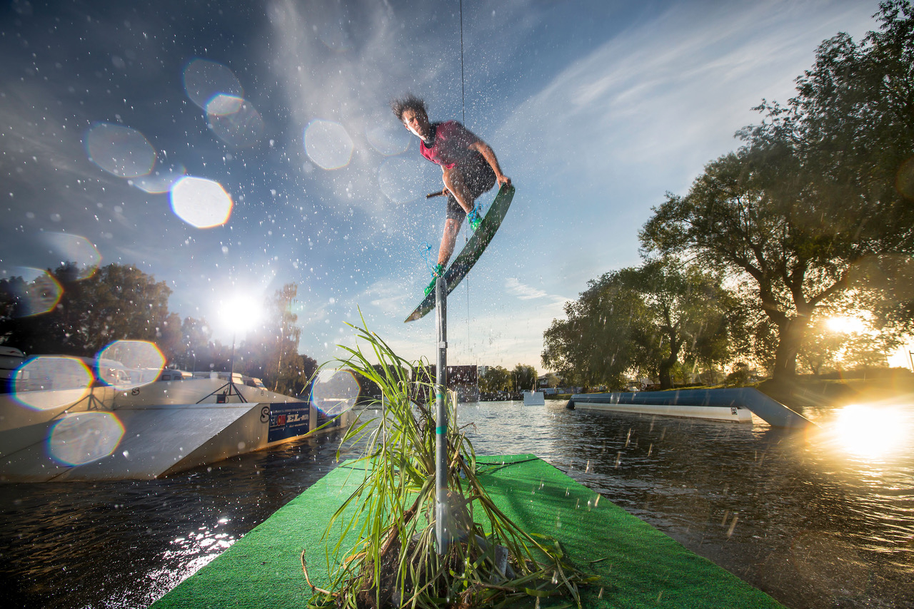 Am Yachthafen finden Sie einen Wakeboard-Park und einen Skatepark.