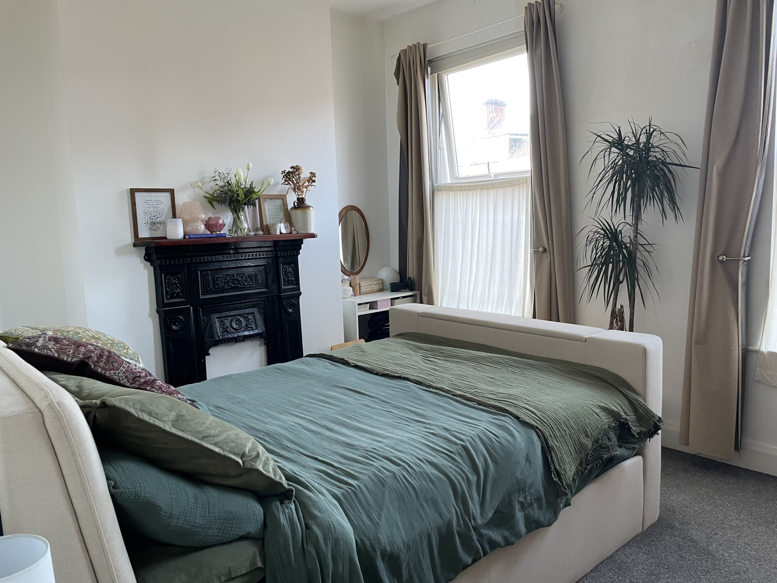 Primary bedroom (king size TV bed)