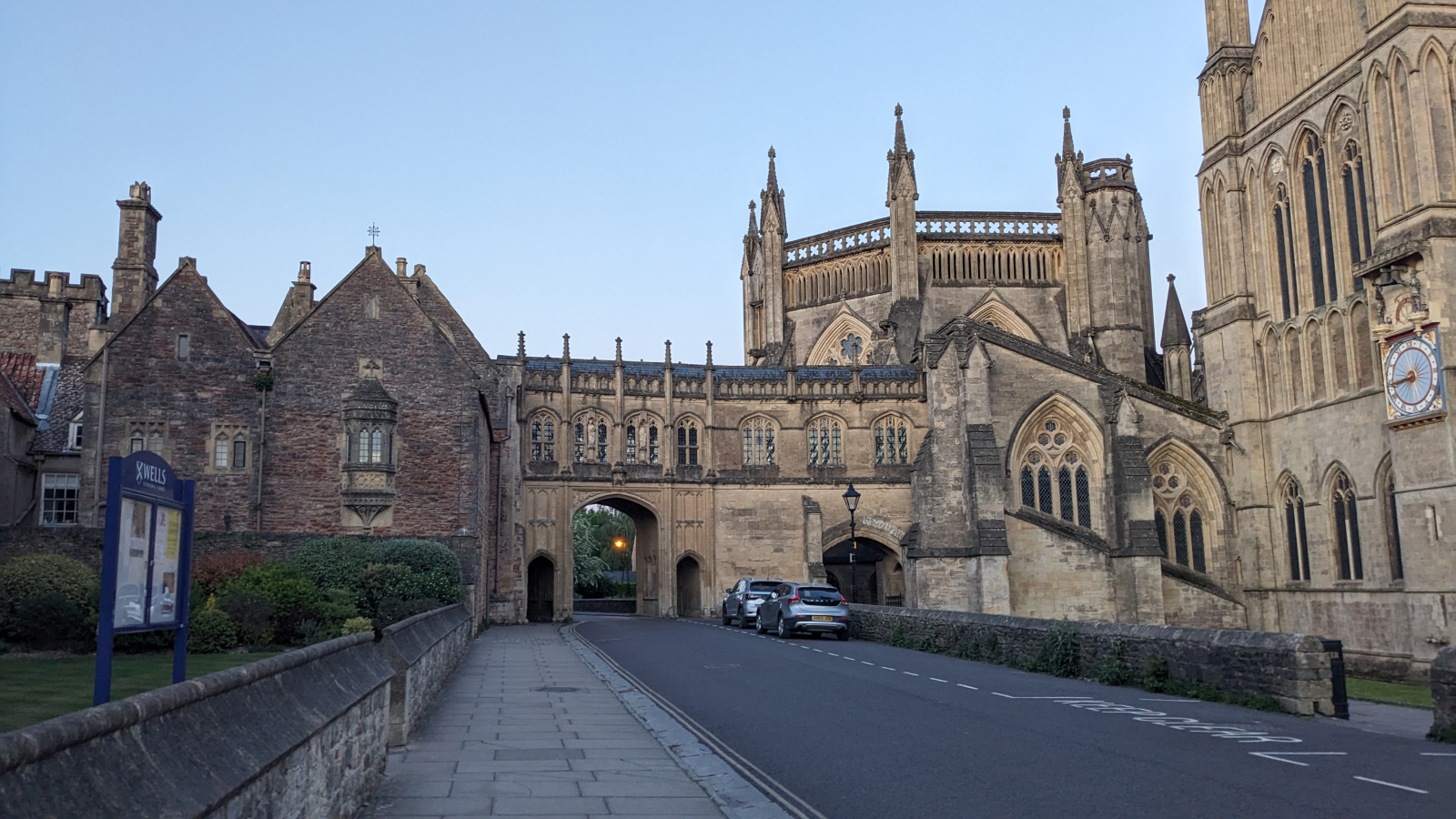 Bella e poco visitata Città di Wells (è una città in quanto ha una cattedrale, altrimenti più di una ...