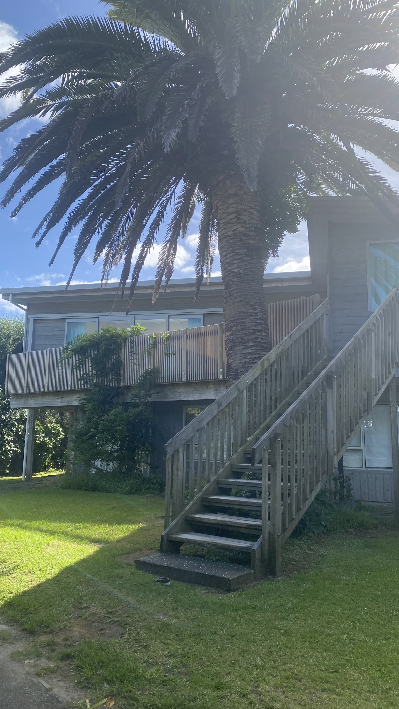 Well equipped holiday home with amazing privacy and seaviews.