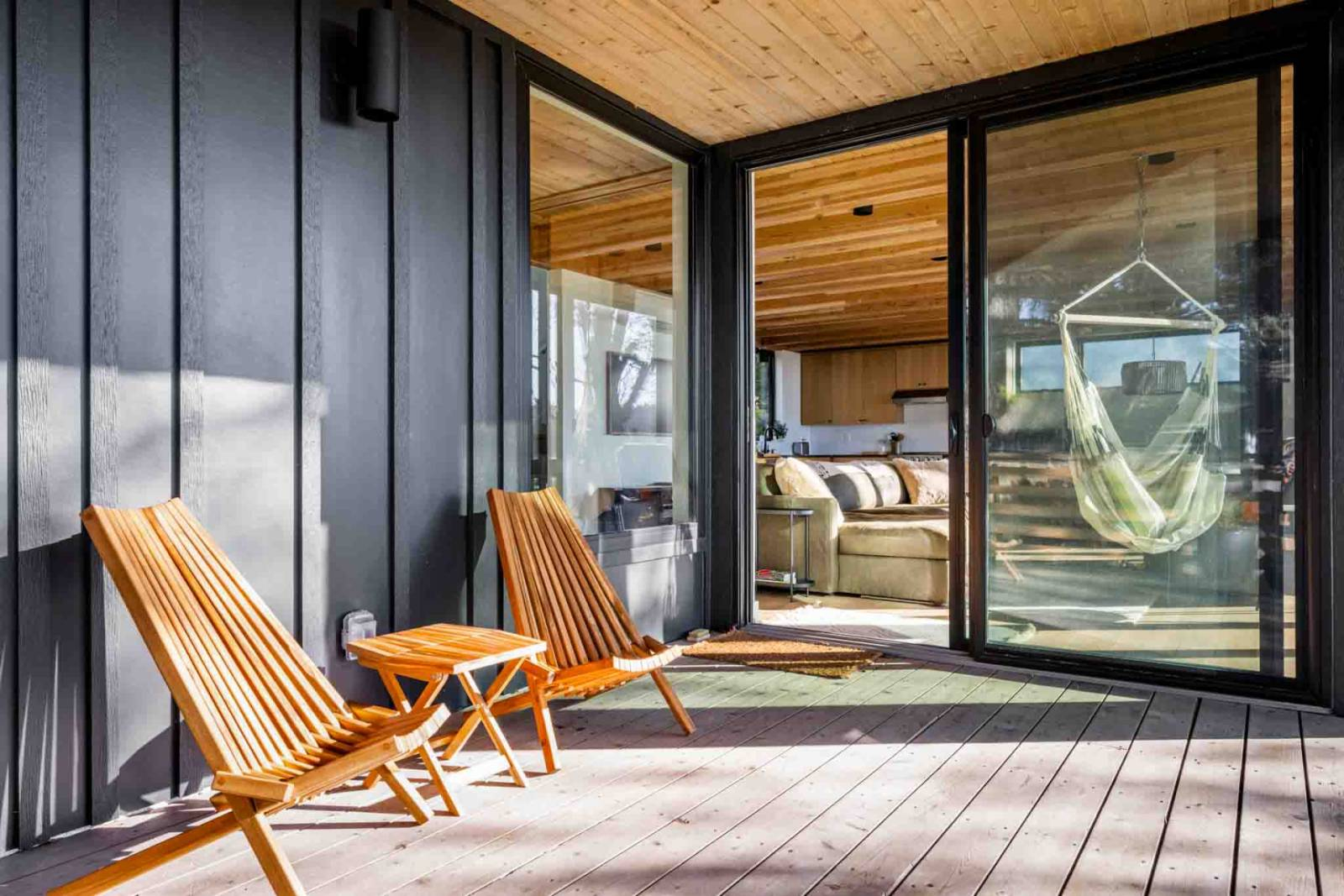 Modern huis aan het strand met uitzicht