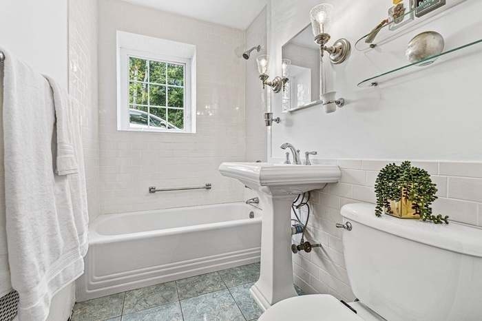 Appartement urbain chaleureux avec un accès en bus vers Fenway et le centre-ville de Boston