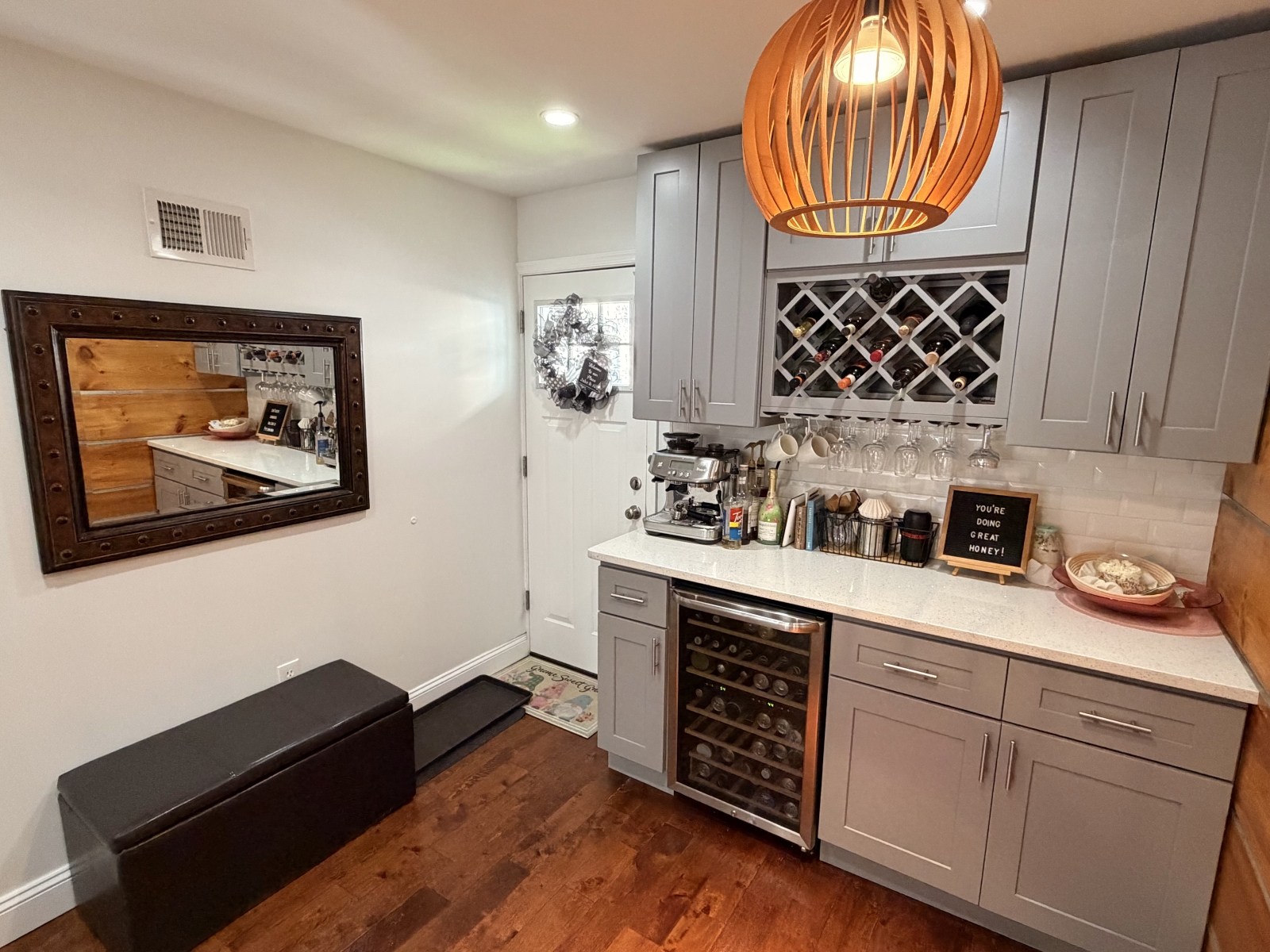 Stylish Private Room in  South Philadelphia Rowhome